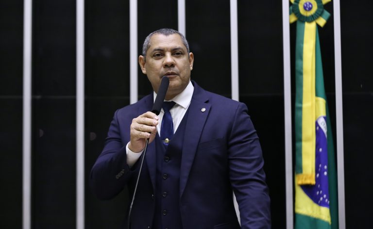 Comissão debate porte de arma para vigilantes fora do horário de serviço – Notícias