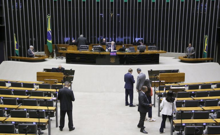 Deputados analisam projeto que reajusta remuneração de servidores do Executivo federal; acompanhe – Notícias
