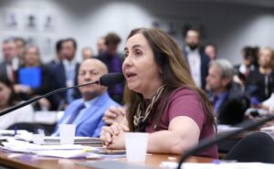 Comissão discute regulamentação para cursos de educação a distância – Notícias