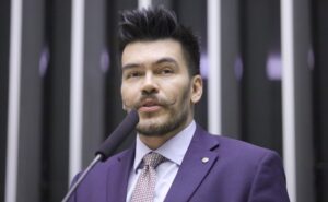 Projeto obriga embalagem de cosméticos a trazer alerta sobre desregulação hormonal – Notícias