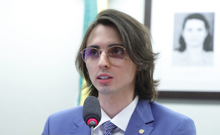 Comissão aprova prioridade para estudantes com deficiência no acesso a próteses – Notícias