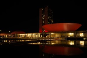 Congresso recebe iluminação vermelha em apoio ao Dia Internacional da Dignidade Menstrual – Notícias