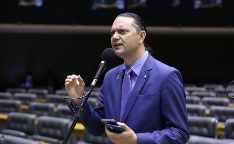 Comissão aprova projeto que impede distribuidoras de energia de repassar perdas para contas de luz – Notícias