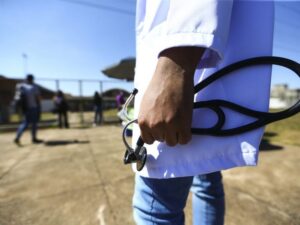 Comissão debate qualidade dos cursos de medicina no Brasil – Notícias