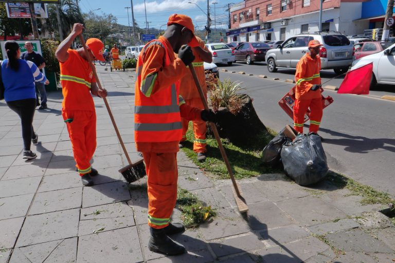 Comissão debate projeto que regulamenta a profissão de trabalhador essencial de limpeza urbana – Notícias