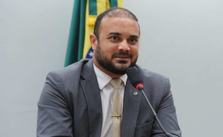 Comissão aprova proibição de punição coletiva de torcidas organizadas se estádio tiver identificação biométrica – Notícias