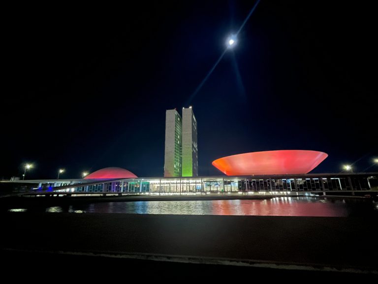 Congresso é iluminado de vermelho pelo Dia Mundial do Doador de Sangue – Notícias