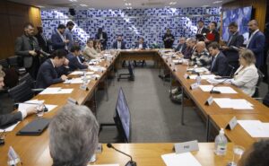 Oposição quer derrubar novo decreto sobre IOF; governo busca entendimento – Notícias