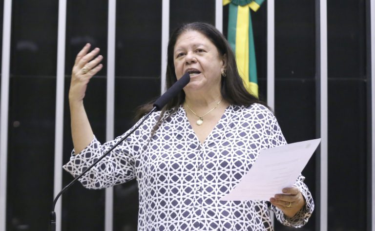 Comissão de Constituição e Justiça aprova garantia de sigilo a pessoas com HTLV – Notícias