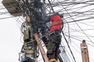 Comissão debate desorganização e riscos causados por cabos urbanos – Notícias