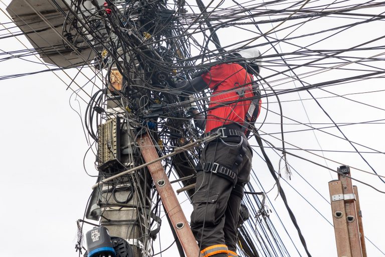 Comissão debate desorganização e riscos causados por cabos urbanos – Notícias