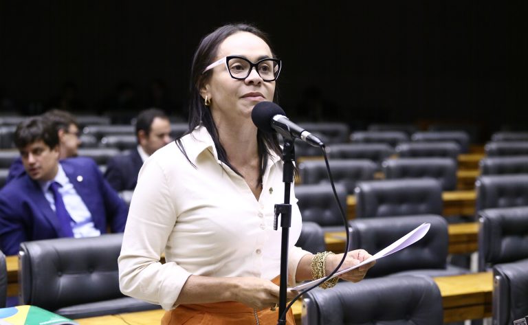 Comissão aprova obrigatoriedade de bares e casas noturnas prestarem auxílio a mulheres em situação de risco – Notícias