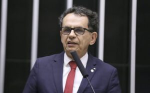 Comissão aprova garantia de acesso a UTI privada para idosos com mais de 80 anos se não houver vaga na rede pública – Notícias