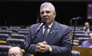 Conflito entre Israel e Irã repercute em discursos de deputados no Plenário – Notícias