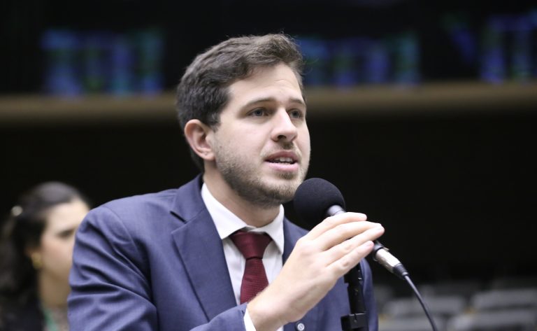 Comissão aprova reserva de 10% a 15% dos fundos eleitoral e partidário a candidaturas de pessoas com deficiência – Notícias