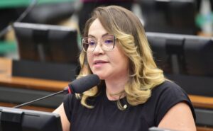 Comissão aprova incentivos salariais para profissionais que atuam na vacinação – Notícias