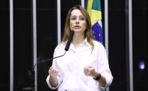 Comissão aprova inclusão de mãe ou pai atípico como segurados da Previdência com alíquota reduzida – Notícias