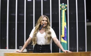 Comissão aprova direito de vítima de violência doméstica saber antes sobre a soltura de agressor – Notícias