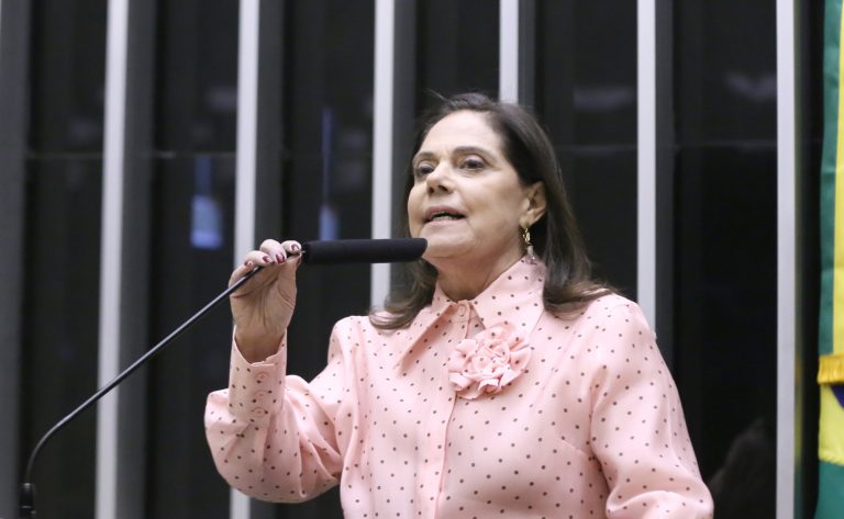 Câmara aprova projeto que amplia repasses de royalties do petróleo para a assistência estudantil – Notícias