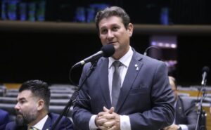 Comissão aprova regra para uso do cordão de girassol por pessoa com deficiência – Notícias