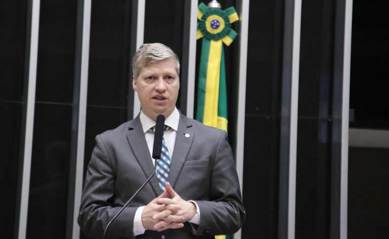 Projeto suspende necessidade de visto para turistas de Austrália, Canadá, EUA e Japão visitarem o Brasil – Notícias