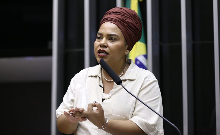 Comissão debate inclusão de diretrizes para uma educação antirracista no novo PNE – Notícias