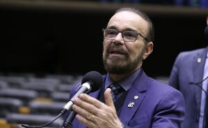 Projeto prevê empréstimo bancário a segurado do INSS em caso de atraso do benefício – Notícias