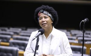 Comissão aprova previsão de que gestante receba orientações sobre prevenção de acidentes com crianças – Notícias