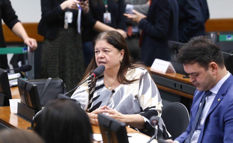 Comissão aprova responsabilidade de redes sociais sobre conteúdo ofensivo a crianças e adolescentes – Notícias