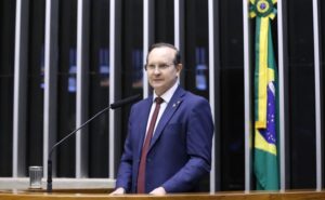 Comissão aprova autorização para motorista de aplicativo parar em qualquer local para passageiro com necessidade especial – Notícias