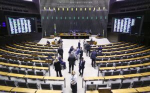 Deputados retomam análise de projeto que cria cargos para o STF; acompanhe – Notícias