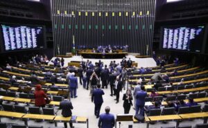 Deputados criticam anúncio dos EUA de tarifa de 50% para as exportações brasileiras – Notícias