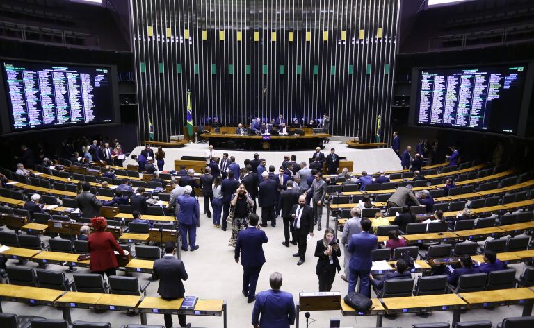 Deputados criticam anúncio dos EUA de tarifa de 50% para as exportações brasileiras – Notícias