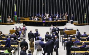 Câmara dos Deputados analisa MP que reajusta soldo dos militares; acompanhe – Notícias