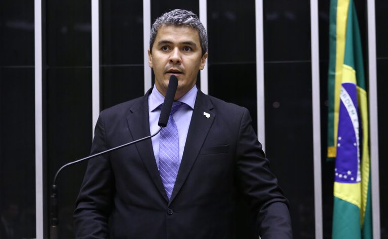 CCJ aprova projeto que cria programa para tratar mulheres com adenomiose – Notícias