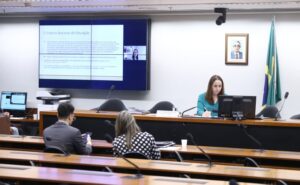 Debatedores alertam para riscos de perda de autonomia com criação do Sistema Nacional de Educação – Notícias