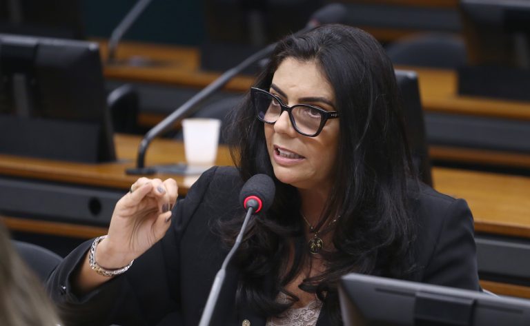 Comissão aprova criação de sistema de combate à pedofilia na internet – Notícias