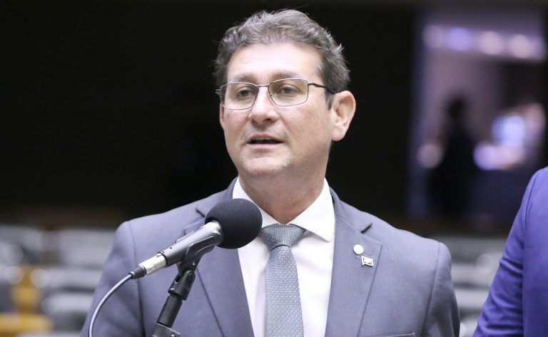 Comissão aprova desconto em voo para acompanhante de passageiro com necessidade especial – Notícias